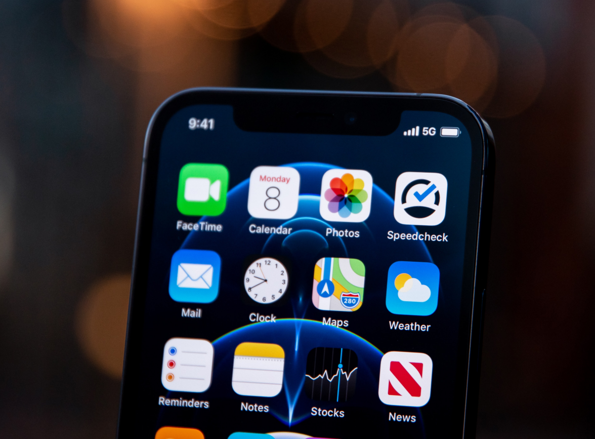 湾里苹果手机维修分享为什么 iPhone 12 在冬季会自动关机 