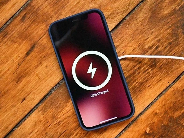 湾里苹果手机维修分享iPhone 12可以随便充电吗 